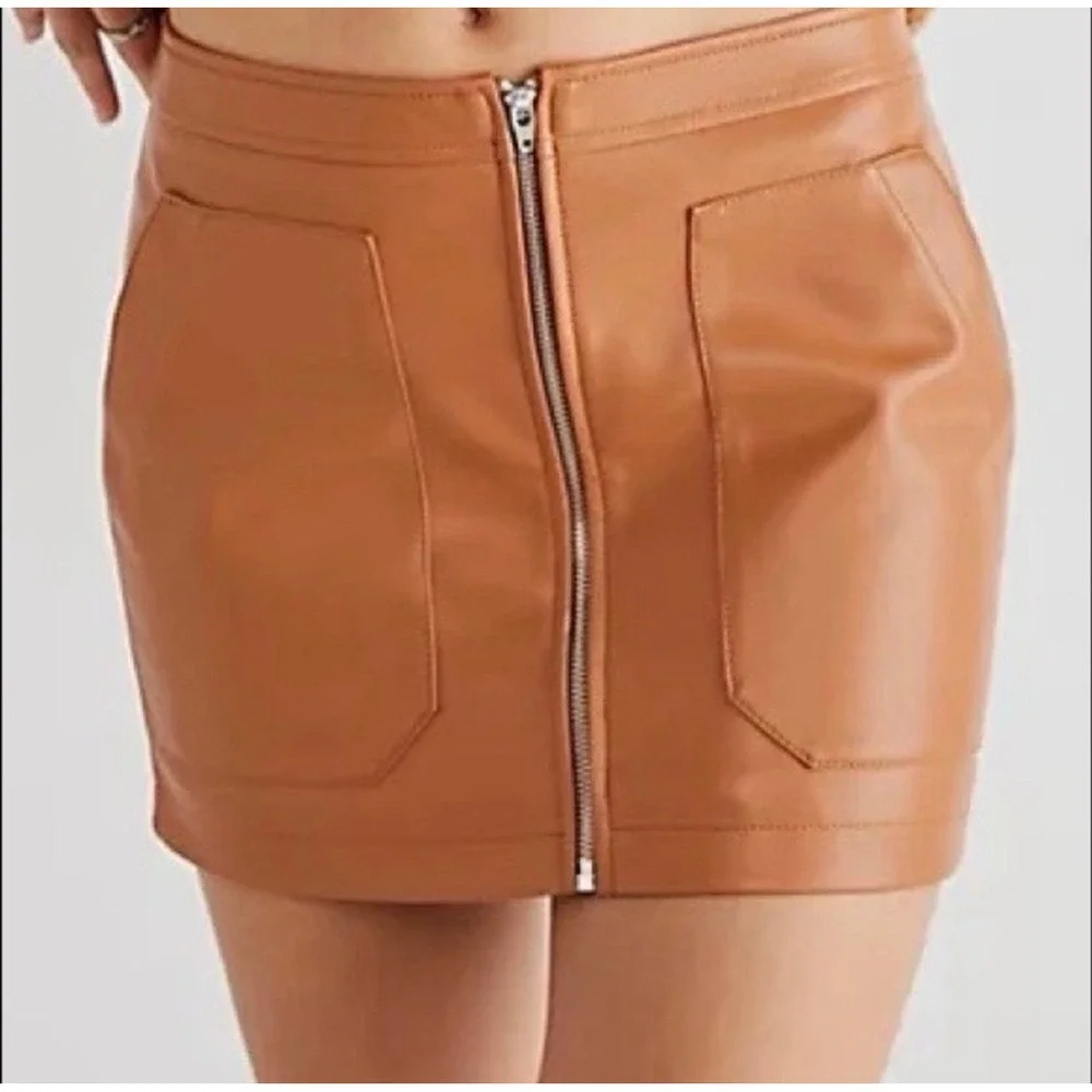 Free People Maya Faux‎ Leather Mini Skirt Tan Camel Front Zip Pockets Size 4